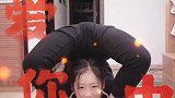 才艺少女表演绝活，这样的动作值得点赞！