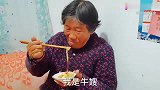 家常海蜇皮拌白菜心，脆爽解腻，我家过年餐桌必备