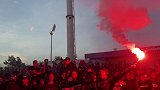 柔佛球迷点燃烟火热情高涨 赛前高唱队歌预热大战