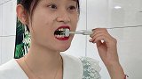 这个牙刷厉害了，一次可以刷6个面，轻轻松松刷干净牙齿缝隙，再也不怕有些地方刷不到位啦 牙刷 居家好物