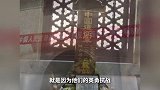 市民祭奠烈士给先辈放阅兵直播：想让他们看看现在的祖国有多强大