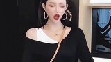 要不要帮我试试能亲到不