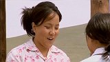 农村女拿俩鸡蛋，求小花给熊孩子补习功课，不料小花做法太感人