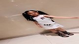 小美女跳舞真是太可爱了，萌萌哒