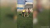 一日足球人终身足球迷 江苏名宿埃雷尔森与友人一对一