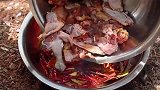 微风轻扬，同学，来道柴火鸡吗？