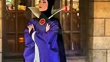 迪士尼里最有人气的皇后这气势让我都着迷了，有喜欢她的吗