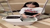 儿媳给婆婆泡脚，太暖心了