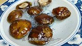 香菇的新吃法，不炒不炖不油炸，吃了几十年了，这种吃法真少见