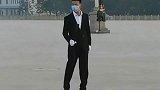 北京天安门广场偶遇“大内高手”，一身黑衣更添神秘，好有气质！