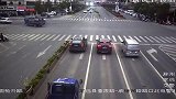这是我见过最“牛”的见缝插针，要不是监控谁信