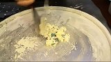 MM豆在泰国普吉岛很受欢迎，这个美食成了当地的网红