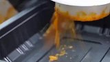 火车上卖不完的盒饭，你觉得最后都去哪了？