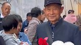 73岁大爷迎娶69岁大妈，全村来庆贺