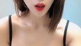 美女胳膊上那是什么