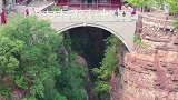 苍岩山千年悬空寺，我国著名的悬空古建筑之一，隐藏大山深处多年