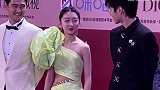 周冬雨刘昊然东北话教学周冬雨刘昊然首次合作 你瞅啥，瞅你咋滴，哈哈哈，笑死了上海电影节