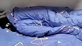男子虽然退伍了，但是军人的作风不能丢