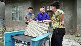 二货兄弟接装修工程偷工减料，结果偷鸡不成蚀把米被捉正着！太逗