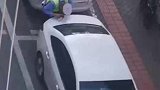 执勤交警下午四点才吃饭，半小时才吃完