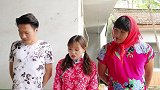 短剧：小甜甜和来福玩指压板跳绳，赢的人奖励辣条！看着都酸爽