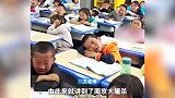 给小学生讲南京大屠杀课堂哭声一片，老师：国家强大了才不受欺负