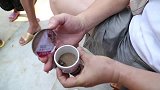 味道他们对蛐蛐是这样的热衷，非常喜欢的一种娱乐休闲方式