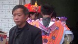 苗族18岁村花出嫁，新郎长的也太帅了，很般配