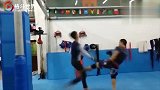格斗视界-20190226-社会小伙去拳馆踢馆，被散打教练狂虐，这就是职业和业余的差别