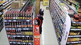 富家女为贪小便宜连续9天偷猪肉藏胯下，吃不完的都喂了狗