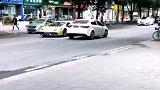 霸道的气场让人无法忽视