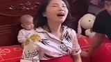 爸爸睡觉打呼噜，妈妈睡觉说梦话，宝宝我太难了