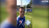 撸完串就跑步 前英格兰队长大展职业精神