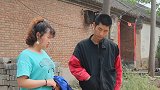 短剧：丈夫去世，妻子卖房还债，门口豪车驶来，看到来人妻子泪奔