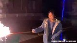 除夕夜和妹妹一起放烟花啦！