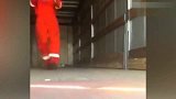 老外失误搞笑视频集锦，看一次笑一次，哈哈哈