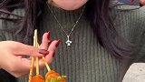 这面筋老好吃了，两块钱一直没涨价，老板人真好！