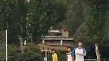 蒿俊闵代表华中科技大学上场踢汉超，这脚法和球商依旧顶级