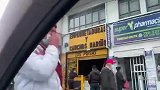 这小偷，也太大胆了吧！