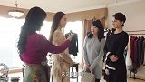 女子详解蕾丝旗袍 美女们都听得入迷了
