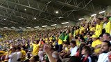 世界杯-14年-巴西球迷赛前唱歌气势逼人-新闻