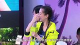 零下天气拍美照，穿深礼服露美背，高糊画面难掩美貌