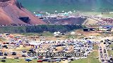 内蒙古一保洁员遭多名游客殴打，因劝游客别乱扔烟雾棒，官方回应