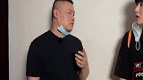 岳云鹏李汶翰被导演整蛊，搞微博直播要点赞，网友:这是要走网红路线？