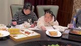 姐妹同心其利断金，姐姐，来都炫我嘴里
