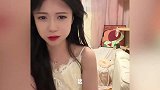 女主播的尴尬瞬间：不会真的有人能分清楚前后吧？