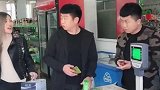 超市里得罪女孩的下场，男孩很无奈