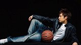 篮球-17年-七夕撒得一把好狗粮 潘玮柏篮球撩妹得手霸道热吻-专题