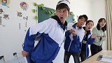 师生恶搞：学渣套路老师反被坑，最后还被同学送去医院，什么鬼？