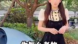 女生停车时压白线，徒手扛车挪进车位，男朋友应该没叛逆期吧